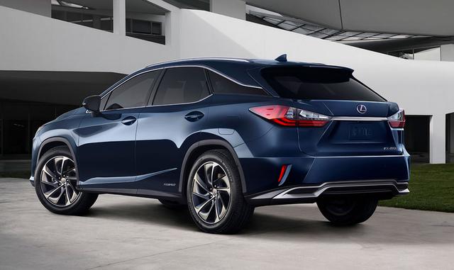 FOTO 15 | SUV mediano de la gama alta: Lexus RX. Es un automóvil todoterreno del segmento E desarrollado por el fabricante japonés Toyota y vendido bajo las marcas Toyota y Lexus desde el año 1997.
