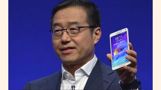 Samsung Galaxy Note 4.  60% más de iluminación en la cámara frontal, modo Wide Selfie para hacer fotos panorámicas con la cámara delantera que contará con 3,7 megapíxeles. (Foto: Expansión)