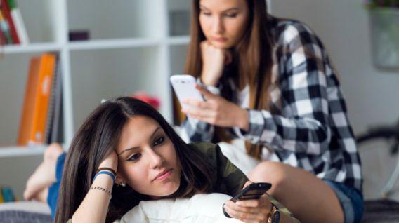 El nesting es la práctica de quedarse en casa durante el fin de semana por placer y con el fin de reducir el estrés y la ansiedad.(Foto: Freepik)