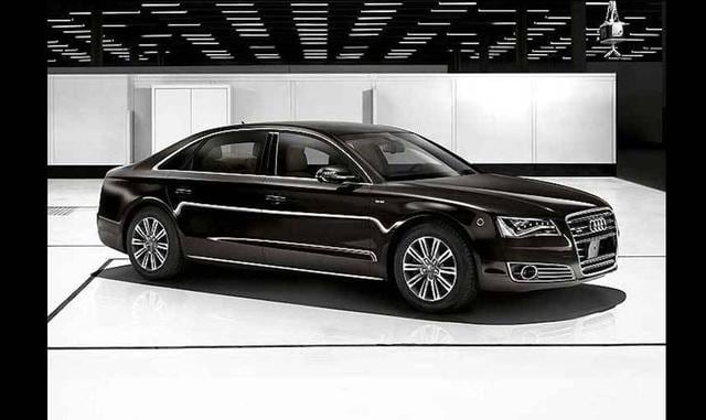 Fotos 14 | 7. Audi A8 Security. El Audi A8 Security está blindado con materiales de acero, titanio y Kevlar que lo hace invencible a armas de fuego de gran potencia. También puede proteger contra incendios y ataques químicos. Cuenta con un motor de gasoli