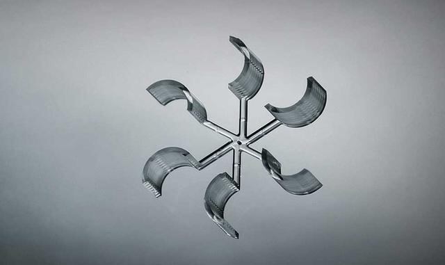 Reserva de marcha: Lograr la mayor posible es un reto que afrontan varias firmas. Greubel Forsey desarrolla actualmente la tecnología nano que, por medio de una reducción del espacio necesario en el calibre, espera lograr un movimiento con una reserva de 