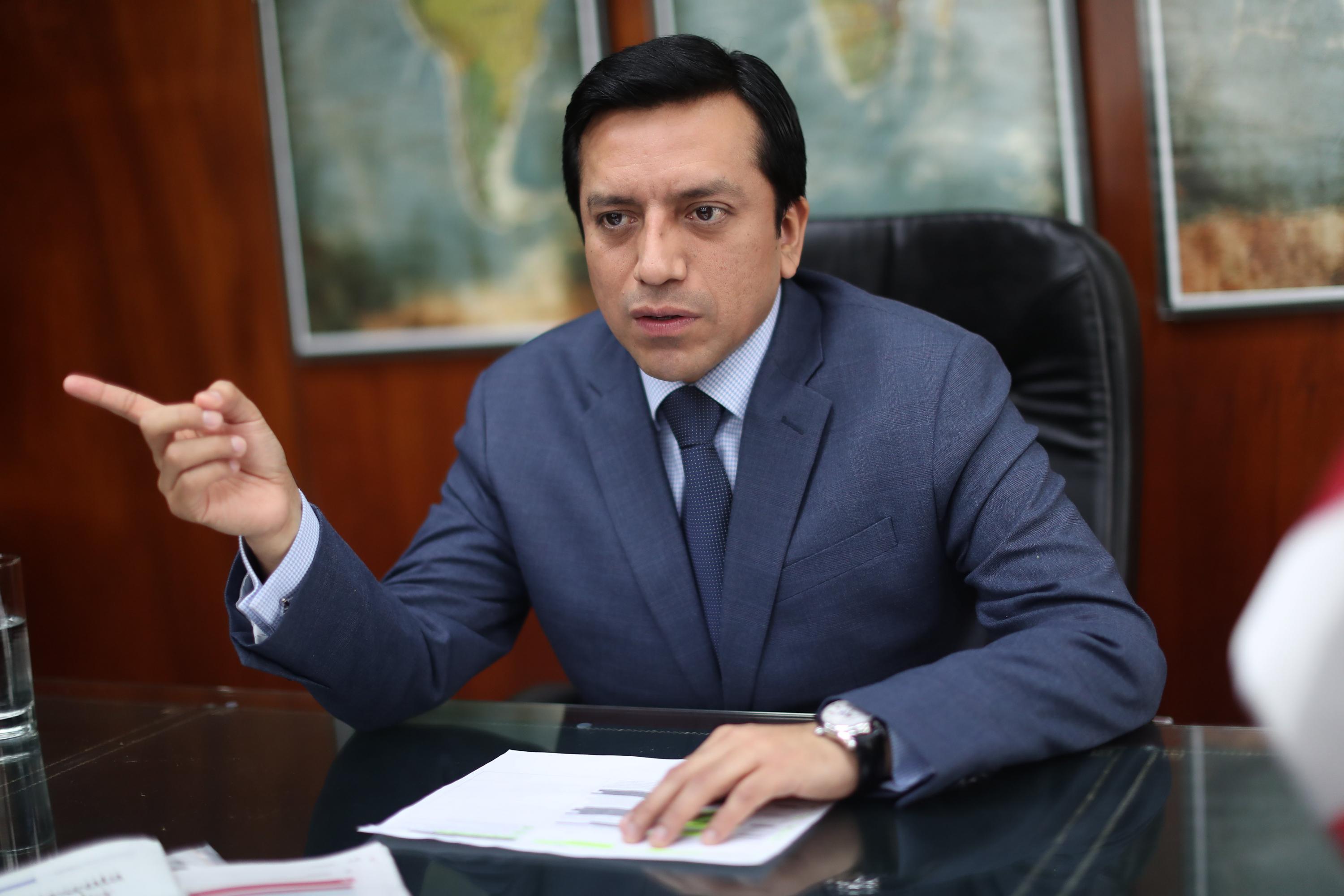 "Hoy [transfuguismo] es una solución, pero en el futuro hay que regularla para que estas bancadas estén sujetas a los partidos políticos que es a quienes tienen que representar", señaló Violeta. (Foto: GEC / Video: Canal N)