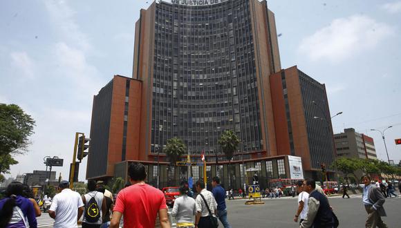 Corte Superior de Lima fue dañada durante las manifestaciones contra el Gobierno