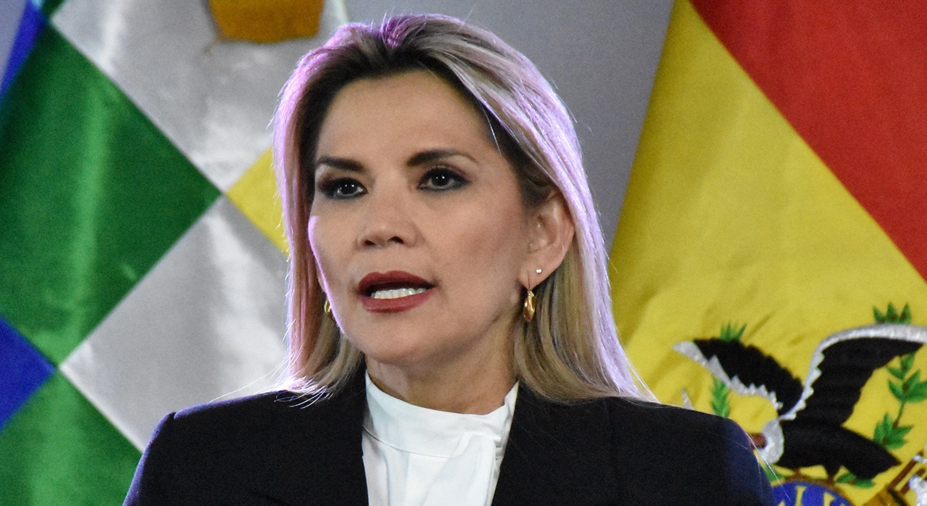 Bolivia entrará este domingo en cuarentena total, como nueva medida para combatir el coronavirus, anunció este sábado la presidenta interina del país, Jeanine Áñez. (AFP).