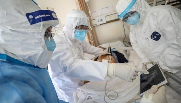 Unas 75.000 personas han sido contagiadas en China continental, de las cuales más de 2.200 han muerto. (Foto referencial / AFP)