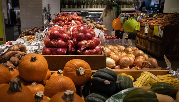 El programa de alimentos te permite comprar frutas, verduras, entre otros productos  (Foto: AFP)