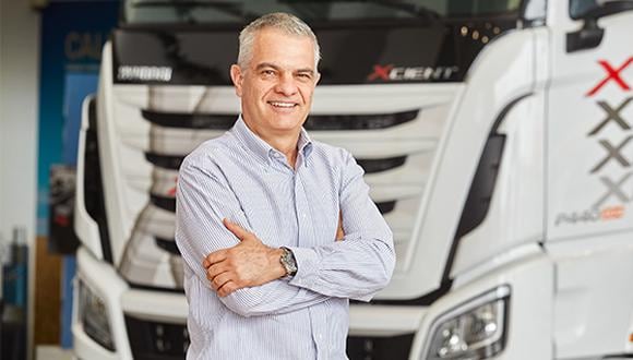 "Xcient ofrece la calidad de los camiones europeos más prestigiosos al precio accesible de los camiones americanos”, afirma Gerhard Gallardo, gerente de Negocio Vehículos Comerciales.
