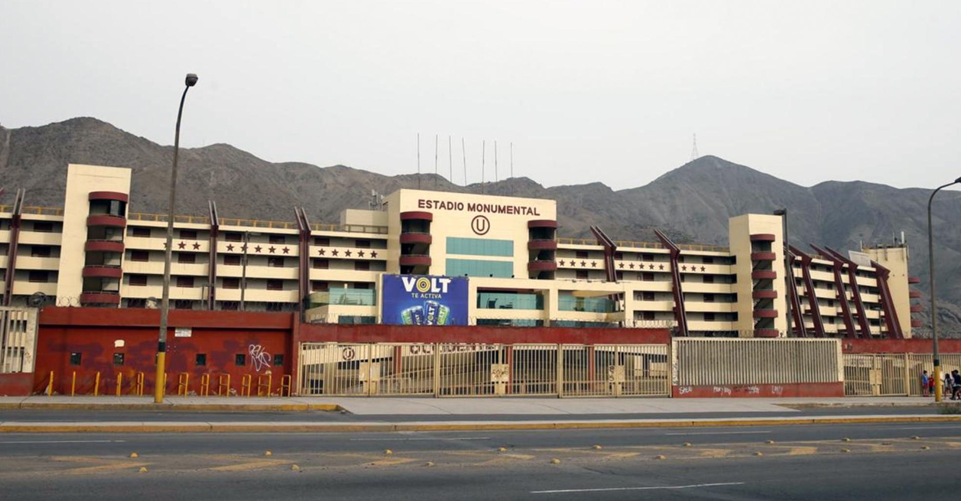 FOTO 1 | 1. El más grande de Perú. El Monumental es con diferencia el estadio más grande de Perú y uno de los más grandes de Sudamérica, con un aforo de 80,000 espectadores, de ellos 60,000 en tribunas, aunque no todos sentados; y unos 20,000 en los casi mil palcos que se elevan sobre la grada con una altura de hasta seis pisos. (Foto: Manuel Melgar)