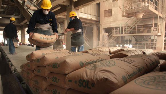 El partido Juntos por el Perú también presentó un proyecto de ley que busca regularizar la carga máxima en trabajos manuales.