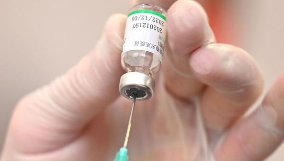 La ministra de Salud, Pilar Mazzetti, afirmó que los primeros en recibir la vacuna de Sinopharm serán los profesionales de la salud. (Foto: AFP)