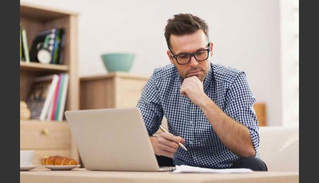 FOTO 10 | 10. Fijas metas. Hablando del futuro, los ricos siempre piensan en términos de metas y necesidades. 

“No haces un millón de dólares por accidente. Si no es tu meta, entonces seguro no lo vas a conseguir”, escribe Peter Voog, fundador de la Game Changers Academy y quien ganó su primer millón cuando cumplió 26 años. (Foto: accionpreferente)