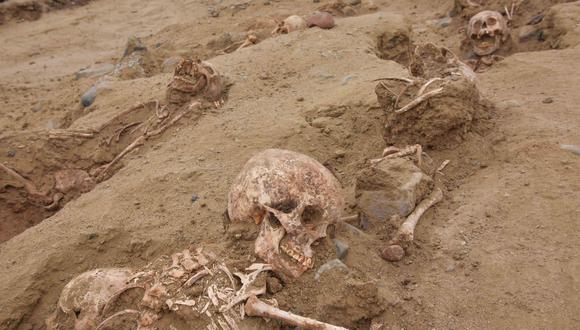 Arqueólogos descubrieron 76 nuevas tumbas de niños sacrificados en Pampa La Cruz, sitio arqueológico ubicado en el distrito de Huanchaco, provincia de Trujillo, en La Libertad. Foto: Programa Arqueológico Huanchaco