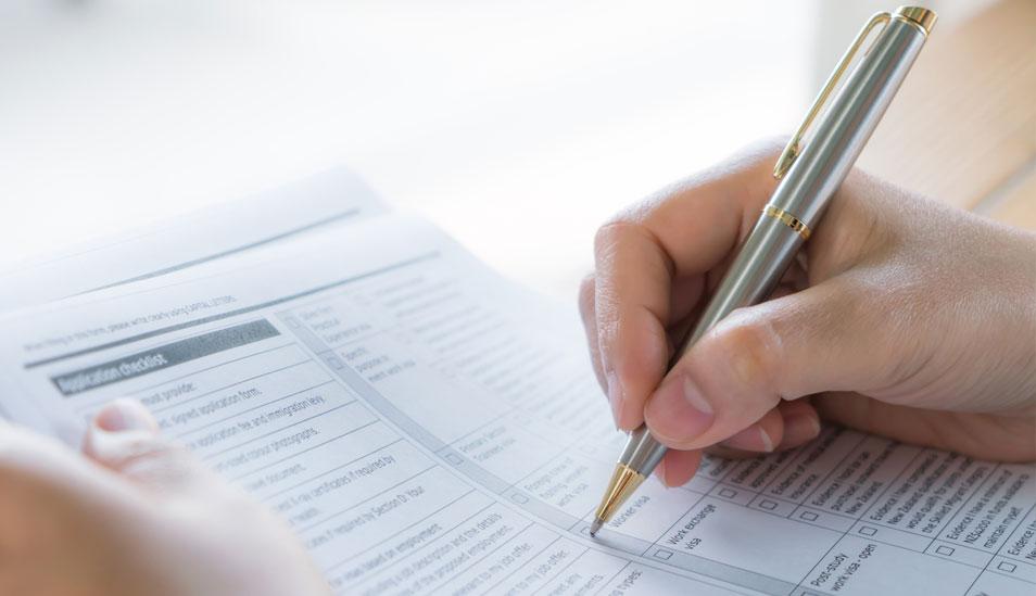 FOTO 5 | 5. No compartas información confidencial con nadie antes de llenar una solicitud formal para registrar tus ideas. En Estados Unidos existe algo llamado “aplicaciones provisionales de patentes”, una especie de registro previo que te permite describir tu invento y poner tu patente como pendiente. En México un similar de esto sería llenar los documentos para el registro inicial de ideas o patentes. Inícialo lo antes posible para proteger tu propiedad intelectual. (Foto: Freepik)