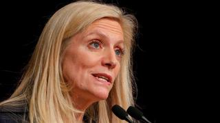 Brainard de la Fed sigue de cerca mercado de bonos, se preocuparía si se enduren condiciones financieras