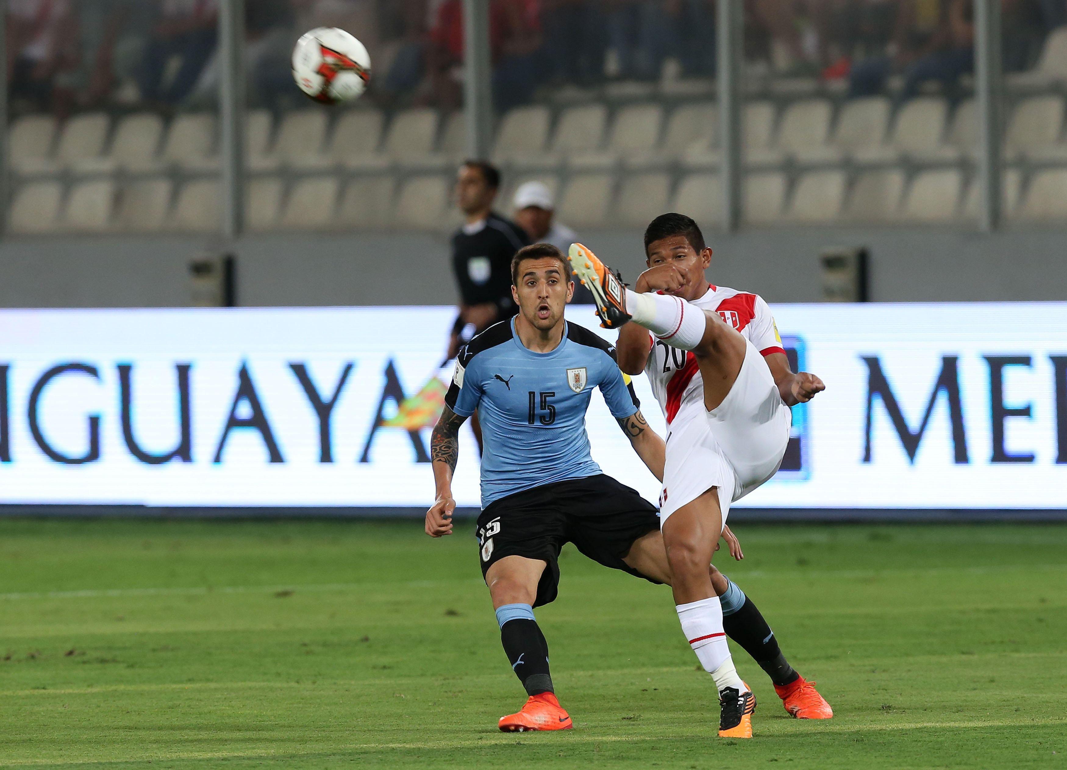 Conozca en la siguiente galería los valores de mercado de los jugadores que disputarían el partido entre Perú y Uruguay. (Foto: EFE)