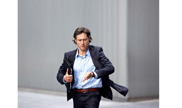 Timing (13%). Igual que con el precio, la máxima es aquí ni demasiado tarde ni demasiado pronto.  En el primer supuesto porque la demora de un lanzamiento permite a la competencia anticiparse y robarte esa ventana de oportunidad, mientras que se liberas u