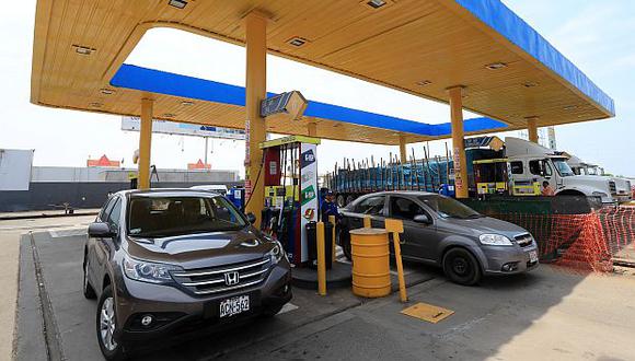 Opecu dio a conocer los nuevos precios de combustibles de Repsol y Petroperú. (Foto: GEC)