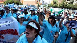 Resumen económico: trabajadores pagarán menos IR el 2017 y Odebrecht confiesa sobornos en Perú