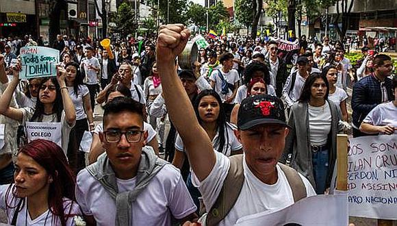 Desde el 21 de noviembre miles de colombianos se congregan en las calles de las principales ciudades del país para manifestarse en contra de las políticas del Gobierno, si bien con el pasar de los días otras motivaciones se han sumado y las concentraciones han perdido fuerza.