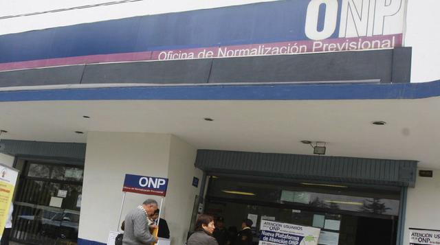 9. Flexibilizar requisito para jubilarse en ONP. El presidente de la Comisión de Trabajo, Justiniano Apaza, ha anunciado que presentará un proyecto de ley para modificar el requisito de contar con 20 años de aporte mínimo para recibir una pensión en el Si