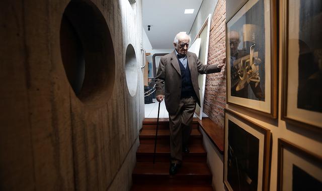 Foto 5 | De Szyszlo forjó amistades con otros artistas latinoamericanos, incluyendo Rufino Tamayo de México y Jesús Soto de Venezuela (quien más o menos inventó el arte cinético), y escritores como Octavio Paz. (Foto: USI)