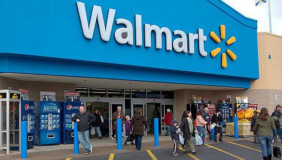 Doug McMillon, CEO de Walmart, reaccionó a una serie de tiroteos masivos en tiendas de la cadena eliminando la venta de ciertas municiones y haciendo lobby ante el Gobierno por un mayor control de armas. (Foto: Elvocero.com)
