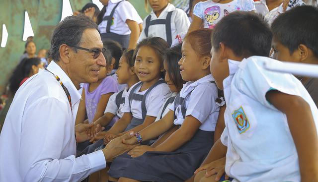 Visita a colegio en la región de Purus, en Ucayali. Mayo de 2018. (Foto: Presidencia de la República)