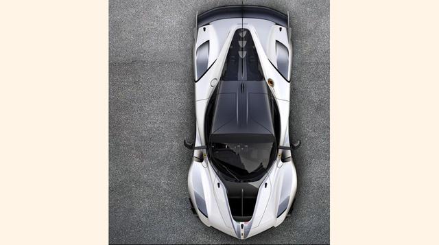 FOTO 3 | Así, esta versión exclusiva cuenta con un paquete que aplica los conceptos innovadores derivados de la participación de la compañía en competición. Este vehículo, al igual que el resto de los XX, no está homologado para su uso fuera de circuito.