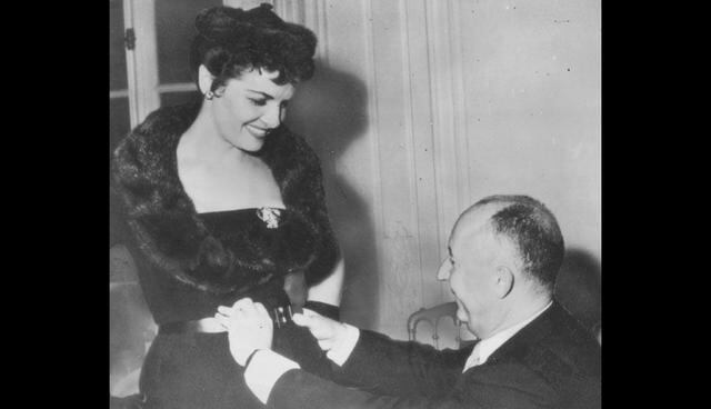 FOTO 8 | Conozca bien a sus clientes. Como señalaba el couturier: “Para llamarse completa una colección, debe de dirigirse a todos los tipos de mujeres de todos los países”. Este emprendedor se declaraba un gran admirador de “una inagotable diversidad” bajo la que se escondían multitud de gustos y formas.