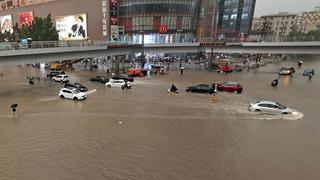 Crecimiento de China se ralentizará por inundaciones y COVID