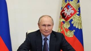Putin considera “ridículo” decir que Moscú libra una guerra informática contra EE.UU.
