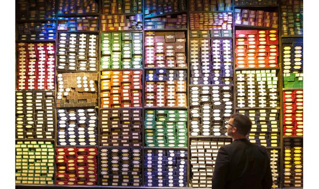 En los estudios se puede ver una gran pared con 4.000 cajas para varitas que llevan los nombres de todas las personas que participaron en la producción de las ocho películas.