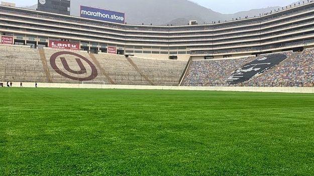 El directivo de Universitario señaló que a Lima ya llegó una delegación de la Conmebol para inspeccionar el estadio, que deberá adecuarse a contrarreloj para acoger el encuentro entre cariocas y bonaerenses. (Foto: Universitario de Deportes)