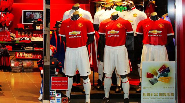 Desde la venta masiva de camisetas, la valorización de la imagen del jugador, y una eventual plusvalía sobre una nueva transferencia, son algunas de las respuestas que esgrimen los expertos.