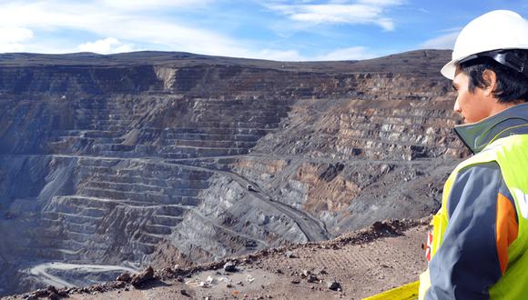 FOTO 6 | Collahuasi. Es la segunda mina de cobre más grande de Chile y produce 454,000 toneladas anuales de producción. Ubicada en el norte de Chile, en la Región de Atacama, es uno de los embalses de cobre más grandes del mundo, con 9,964 millones de toneladas de cobre disponibles. Es copropiedad de Anglo American (44%), Glencore (44%) y Mitsui + Nippon (12%) y vende la mayor parte de su cobre a China para ser fundido. Fue inaugurada en 1999. (Foto: Collahuasi)