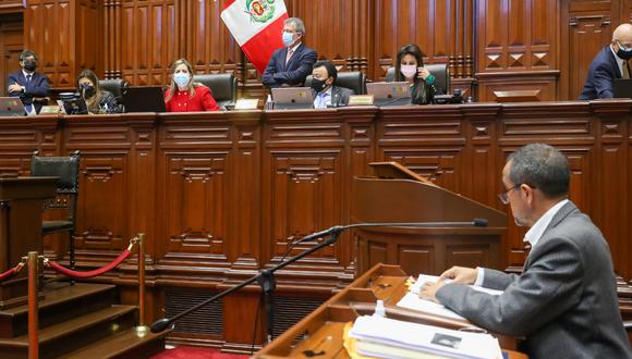 Íber Maraví respondió ante el pleno del Congreso la interpelación en su contra. (Foto: Twitter Congreso)