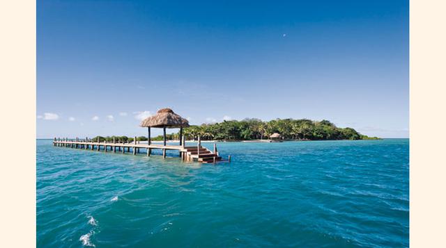 Dolphin Island (Fiji). Remodelada en 2011, la isla ofrece interiores relajados y una oferta gastronómica basada en frutas tropicales y comida marina. Una noche aquí puede costar US$ 6,900 por noche para ocho invitados. (Foto: saturdayevening