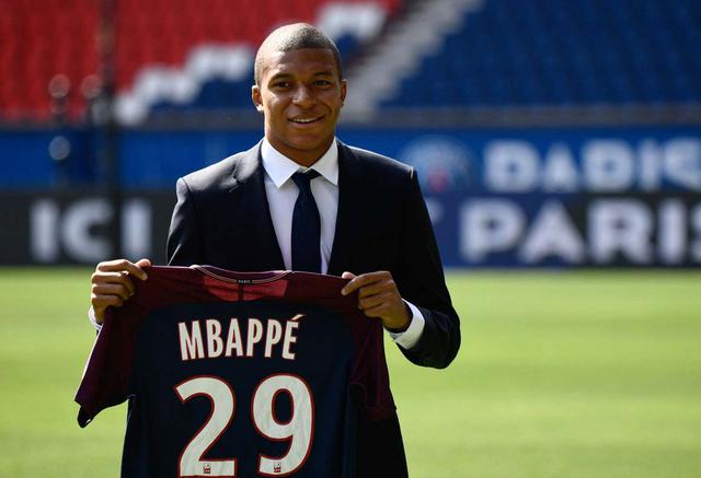 FOTO 4 | Lo siguen el del francés Kylian Mbappé del Mónaco al PSG (180), el del brasileño Philippe Coutinho del Liverpool al Barcelona (125), y el del también francés Ousmane Dembélé del Borussia Dortmund al Barcelona (115).