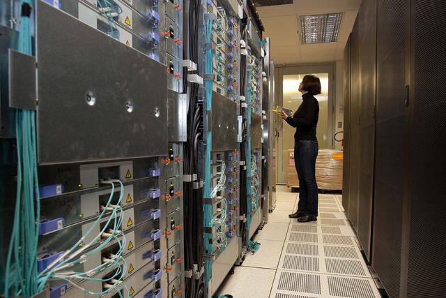 FOTO 2 | Arquitecto de software. Estos profesionales tienen un salario medio anual de US$ 139,000 y tienen 32,420 ofertas de trabajo. Si le gusta codificar, está de suerte. Estos trabajadores conocedores de la tecnología hacen grandes fortunas, ya que es una profesión muy demandada, según la Oficina de Estadísticas Laborales de Estados Unidos. (FOTO: BLOOMBERG)