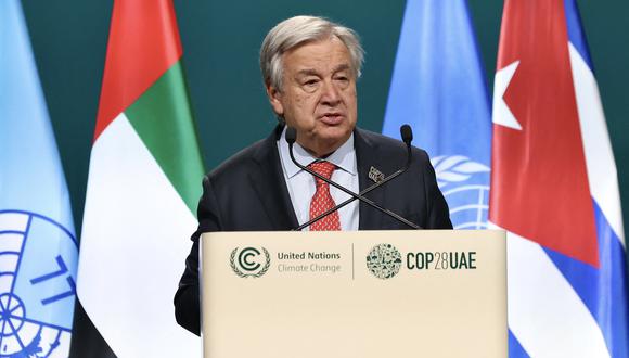 El director general de Emiratos Árabes Unidos para la COP28, Majid Al Suwaidi, afirmó que el objetivo del texto era “suscitar conversaciones”.  (Foto de Alejandro Azcuy / PRESIDENCIA CUBA / AFP)