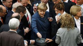 Alemania: Parlamento aprueba el rescate de Chipre