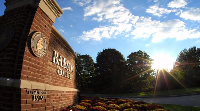Babson University. Su Babson MBA Blended Learning Program se ubicó en séptimo lugar, igual que el año pasado.  El salario de sus egresados alcanza los US$146,177 al año. (Foto: babsongraduate)