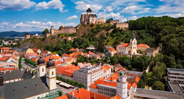 FOTO 10 | 10. Pasaporte de Eslovaquia, Lituania y Hungría (puedes acceder a 181 países y territorios)(Foto: iStock)