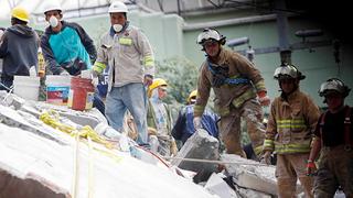 Terremoto en México: Angustiante búsqueda de niños bajo los escombros de escuelas