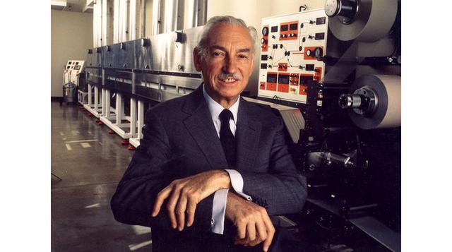 11. Parche para liberación de fármacos. Alejandro Zaffaroni, uruguayo, es responsable de más de 45 patentes hasta ahora, incluyendo un parche transdérmico para la liberación de fármacos.