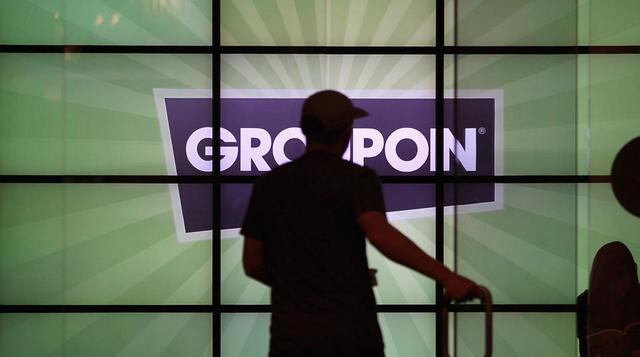 Groupon  6.667 dólares al mes. Una buena cultura y ambiente de trabajo, pero tecnológicamente hablando este becario encontró que esta compañía continuaba siendo bastante tradicional.