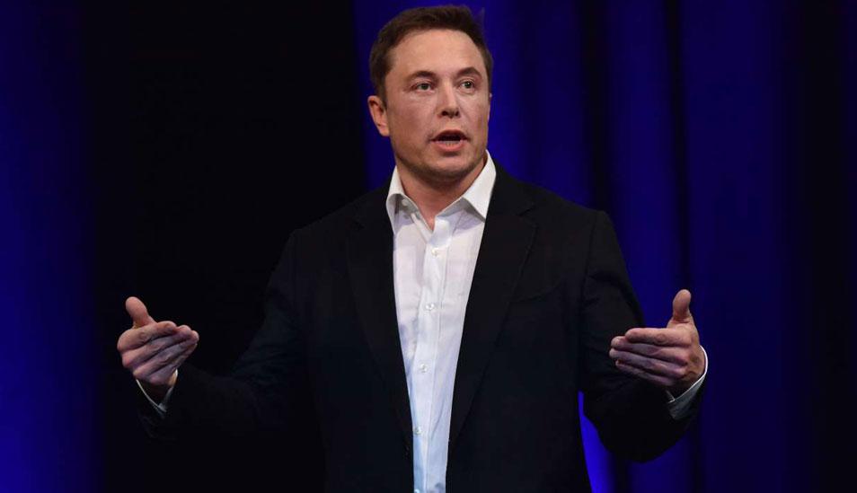 FOTO 9 | Elon Musk. A la cabeza de Tesla y SpaceX, Musk es uno los mayores revolucionarios del mercado. Hace poco lanzó uno de sus autos al espacio, y el extravagante empresario parece que no se detendrá. (Foto: AFP)