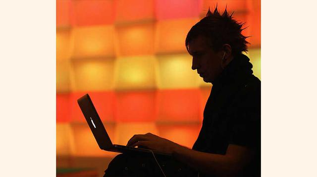 03.- Informático especialista en seguridad  Brecha salarial: : 14.7%