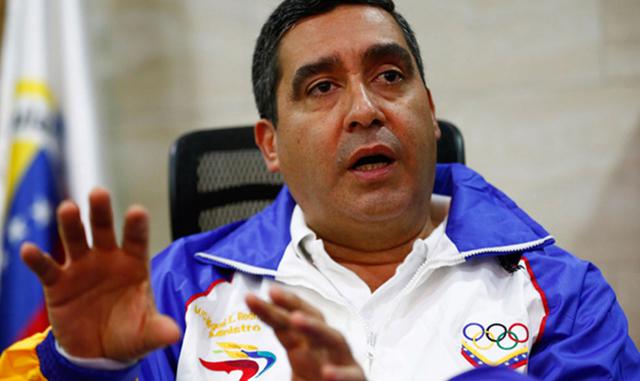 Rodríguez Torres trabajó como jefe de espías hasta que Maduro lo nombró ministro. Rodríguez ha emergido como una voz disidente dominante, tratando de crear un terreno intermedio en un país amargamente dividido, alardeando tanto su experiencia en el ejérci