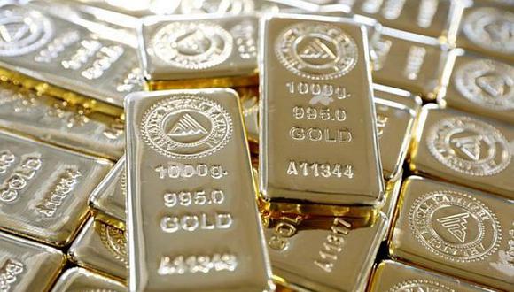Este lunes, el precio del oro bajaba levemente desde un máximo de 5 meses. (Foto: Reuters)